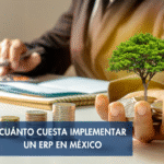 Representación visual del costo de implementación de un ERP en México en 2025, con gráficos financieros y nube empresarial